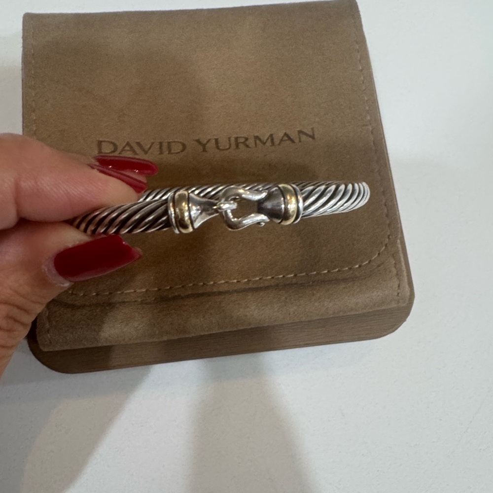 Authentic David Yurman, Twisted Silver Bracelet 5mm medium cuff - Picture 7 of 8